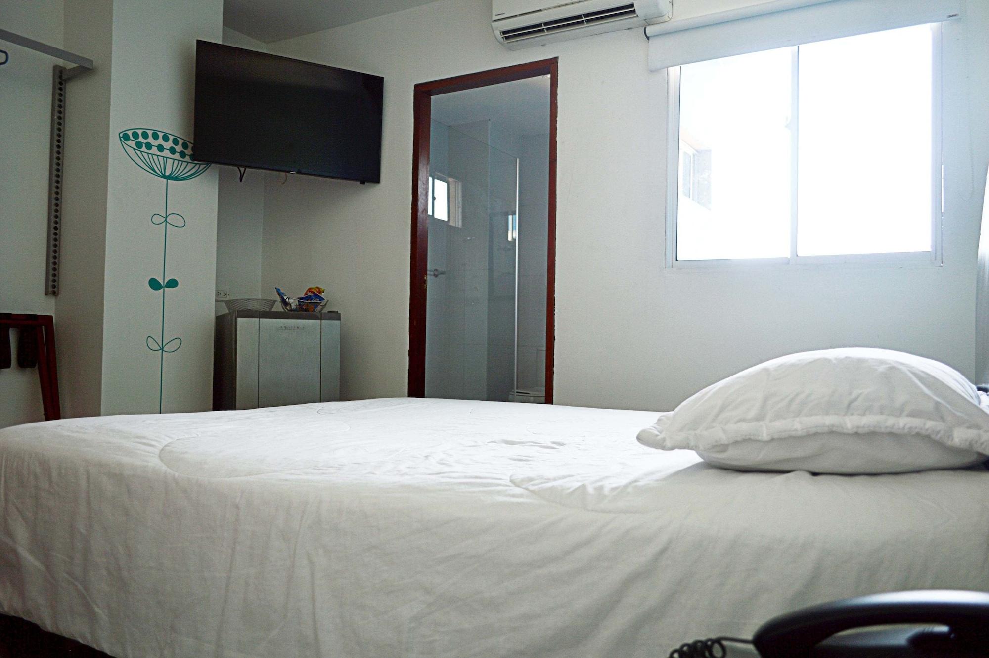 Hotel Intersuites バランキージャ エクステリア 写真