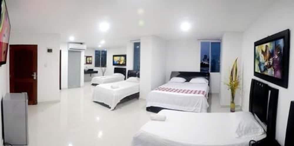Hotel Intersuites バランキージャ エクステリア 写真