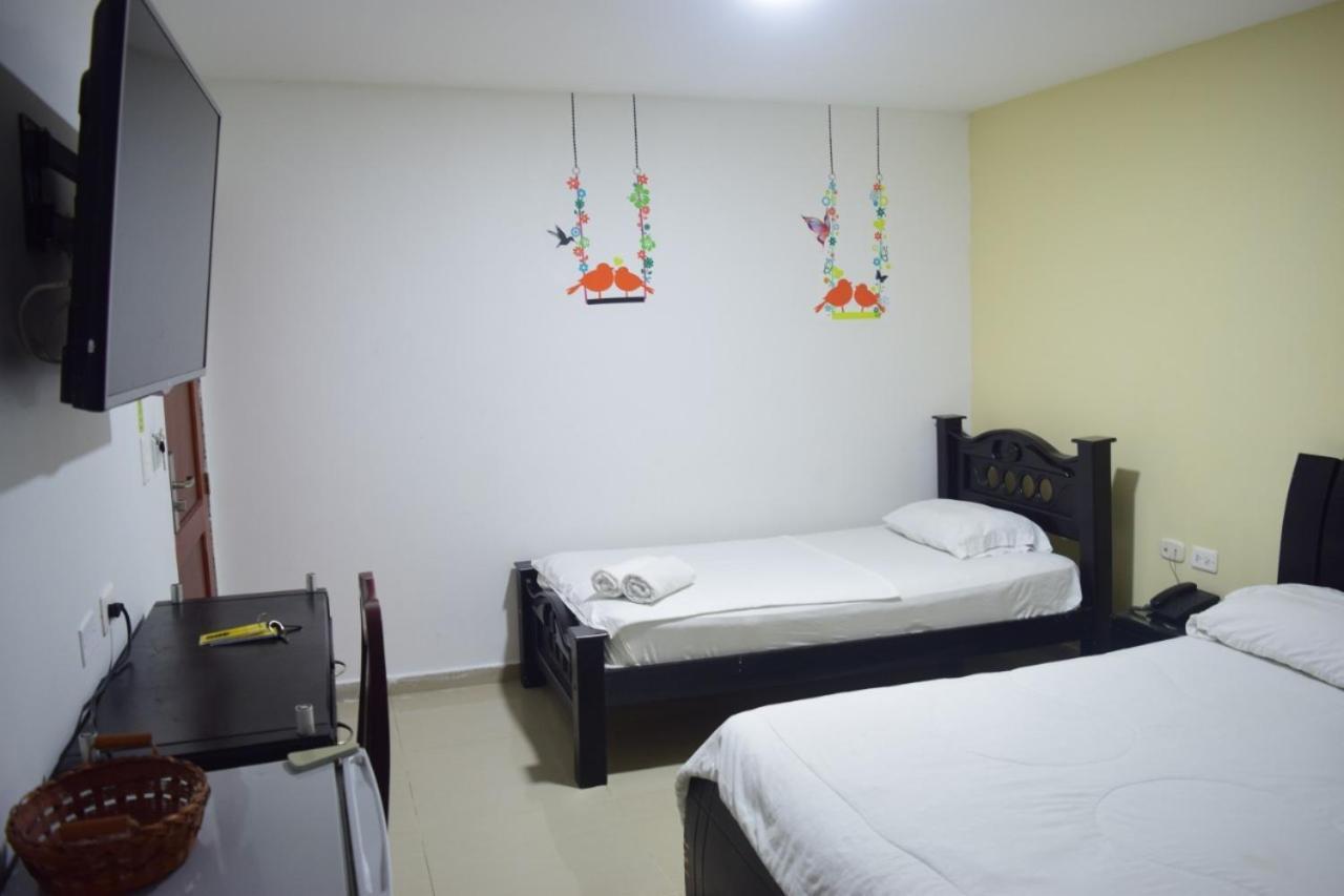 Hotel Intersuites バランキージャ エクステリア 写真