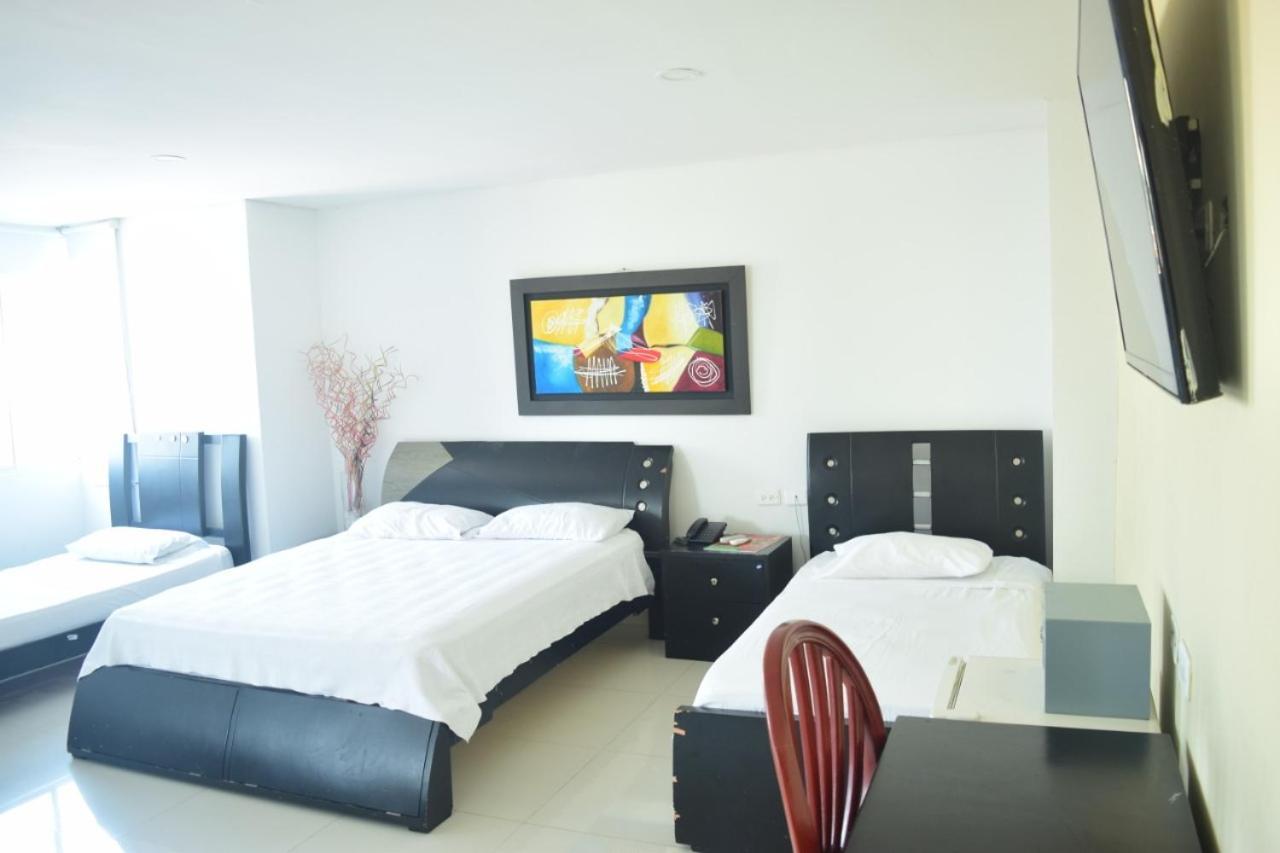 Hotel Intersuites バランキージャ エクステリア 写真