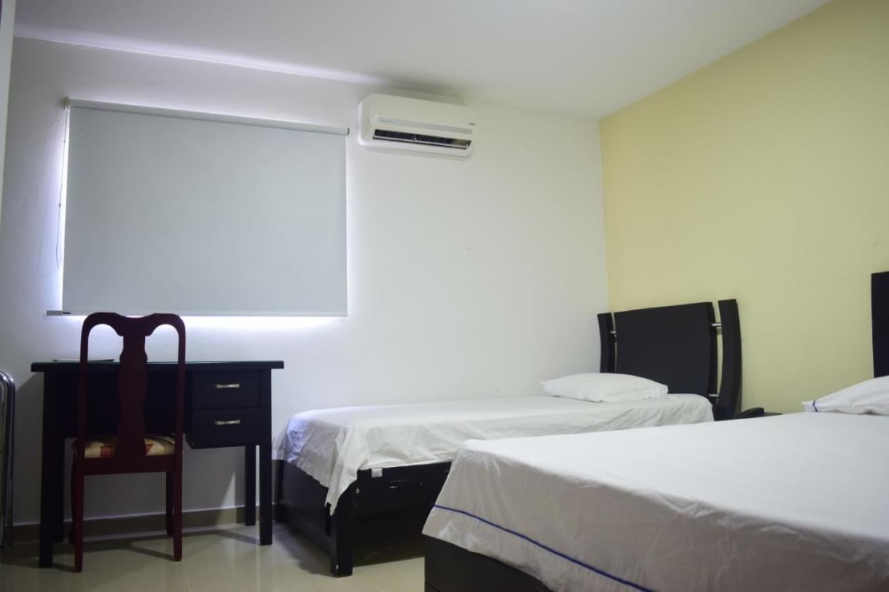 Hotel Intersuites バランキージャ エクステリア 写真